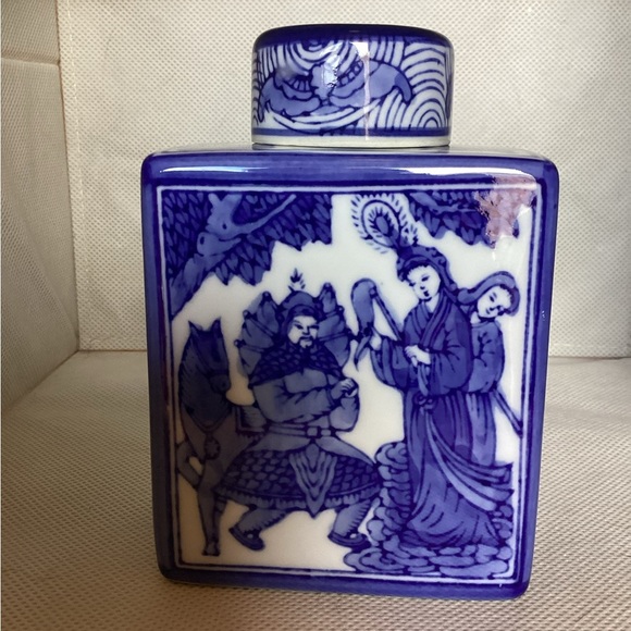 Small Square Blue White Chinoiserie Character Tea Jar - Picture 2 of 6